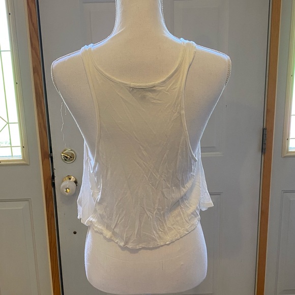 Crop top - Picture 2 of 3